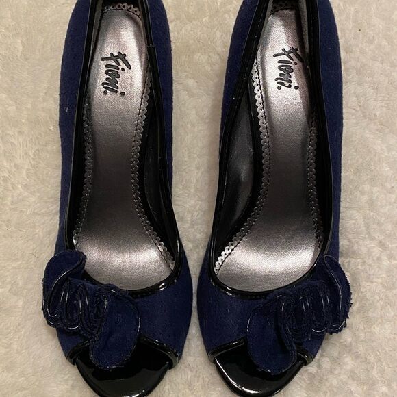 Show Sale🔥Fioni Flannel 3D Flower Open Toe Pumps - Picture 3 of 7